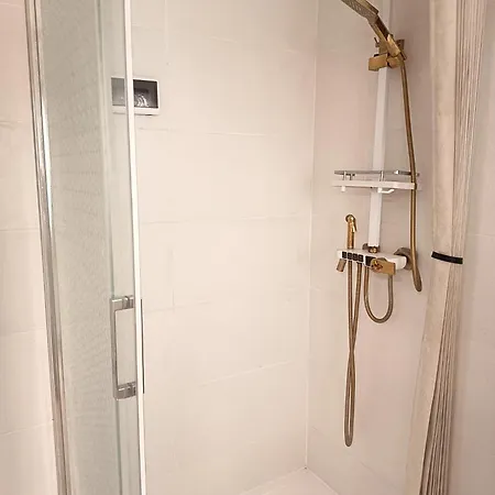 Close Sea Metro And Ciutat De Les Arts I Les Ciencies 民宿 *